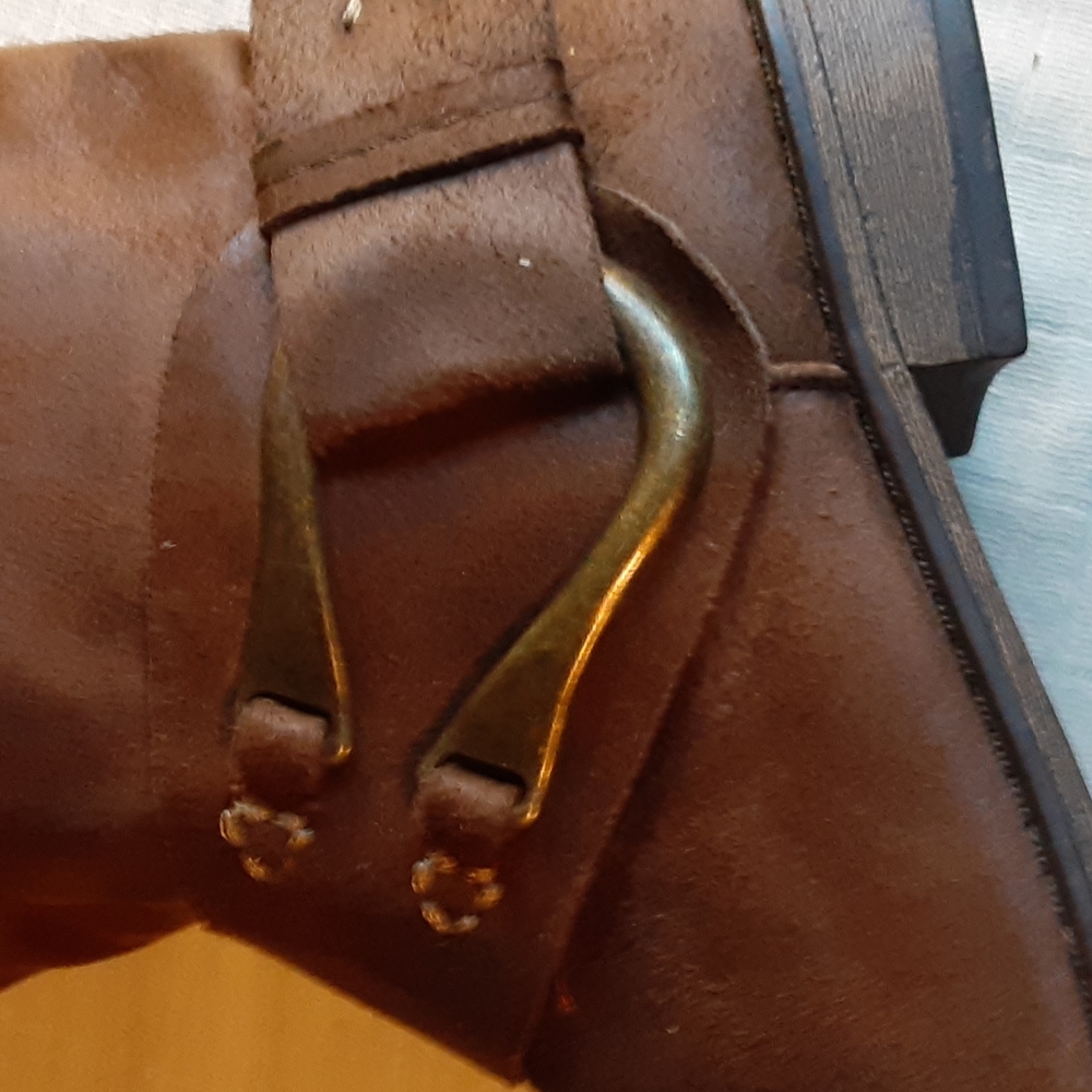 Brown boots - Picture 3 of 5